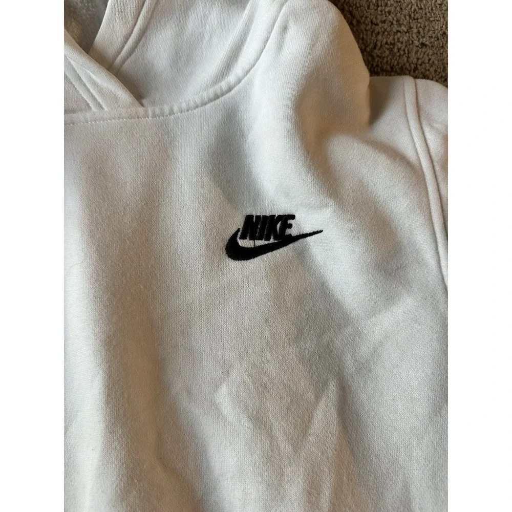 NIKE‎ Youth White Hoodie; Size Medium
